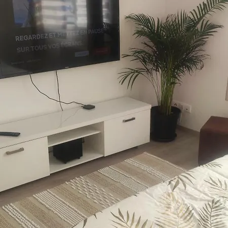 Relax Night, Nuitee Chez L'habitant